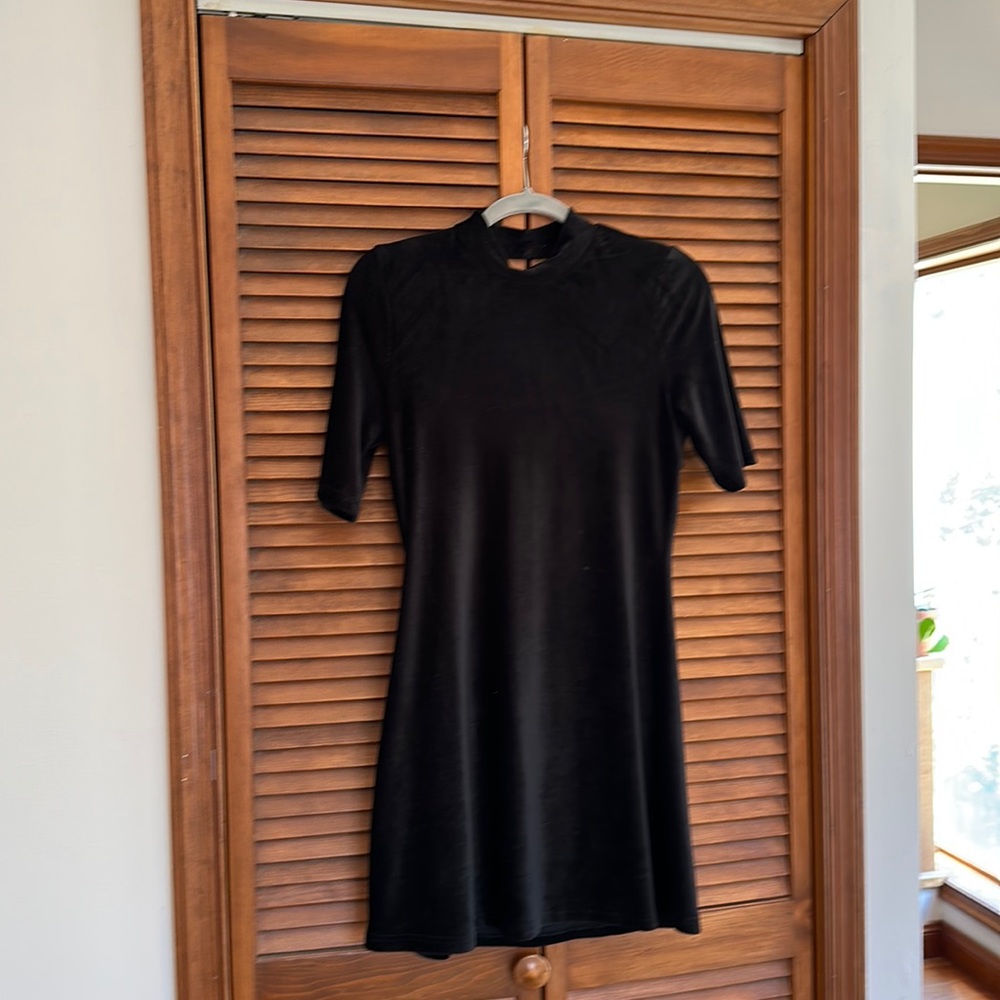 Black velvet short dress with back cutout